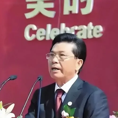 何享健